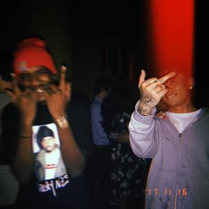 被绑在床强摁做开腿呻吟H
